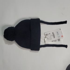 Zara black winter hat. For ages 1-3.